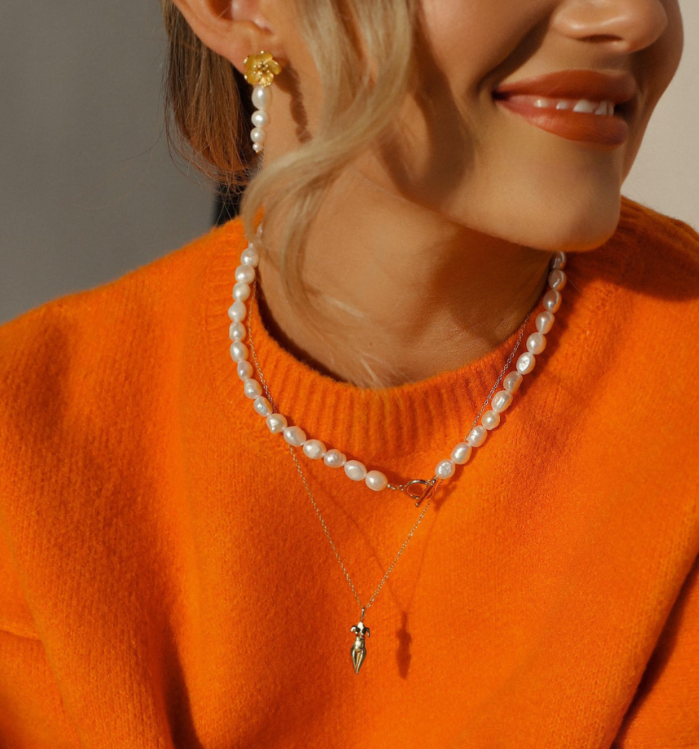 Gardenia Pearl Gold Earrings