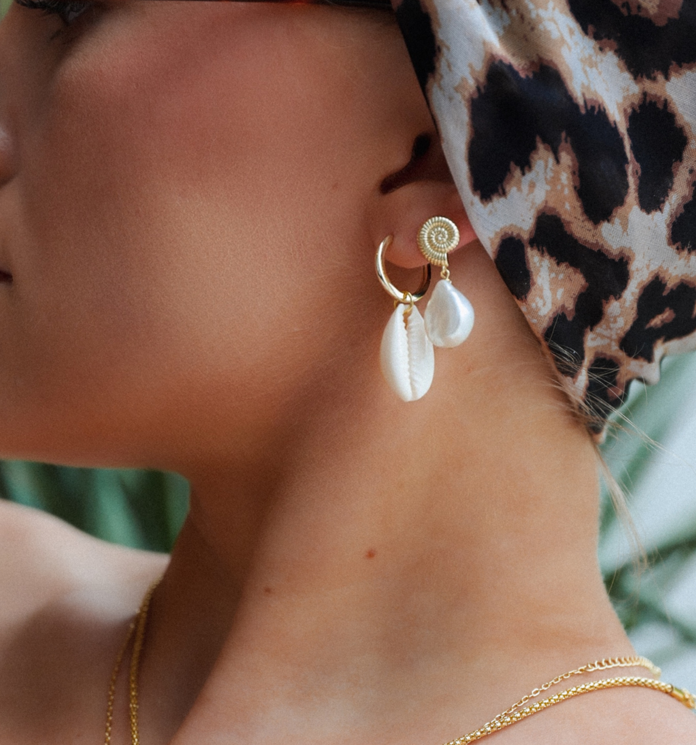 Helix Pearl Gold Earrings